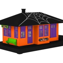 Lionel 2029040 O Gauge End Ofthe Line Halloween Passenger Station (Plug-Expand-Play)