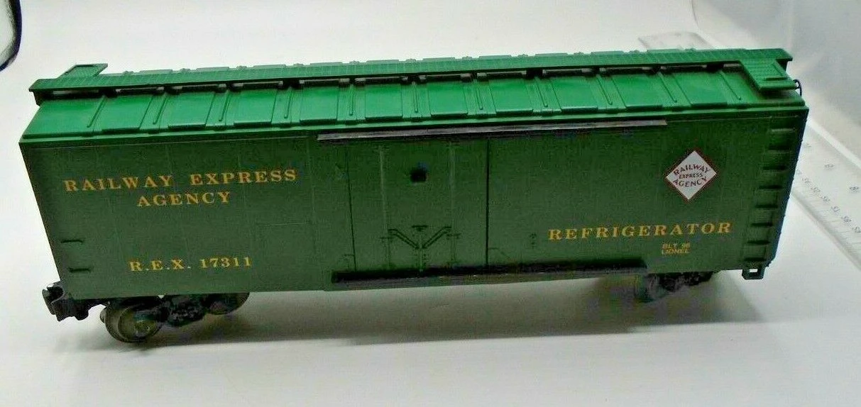 Lionel 6-17311 O Gauge REA Reefer Railway Express Agency - NOS 1 Lionel 6-17311 O Gauge REA Reefer Railway Express Agency - NOS