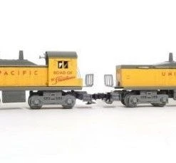 Lionel 6-18939 O Gauge Union Pacific NW2 Diesel Switcher Set - NOS